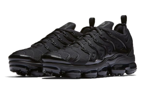 Nike Air VaporMax Plus Black черные (35-44)