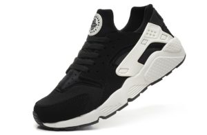 Nike Huarache черные с белым (35-45)