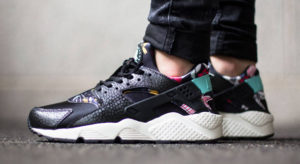 Nike Huarache черные с рисунком(35-39)