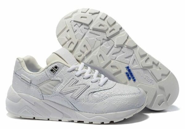 Женские кроссовки New Balance 580