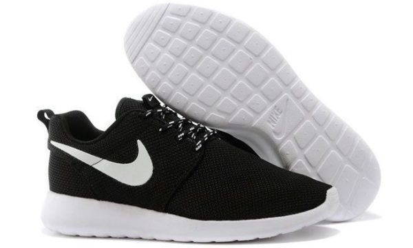 Nike Roshe Run черные с белым (35-44)